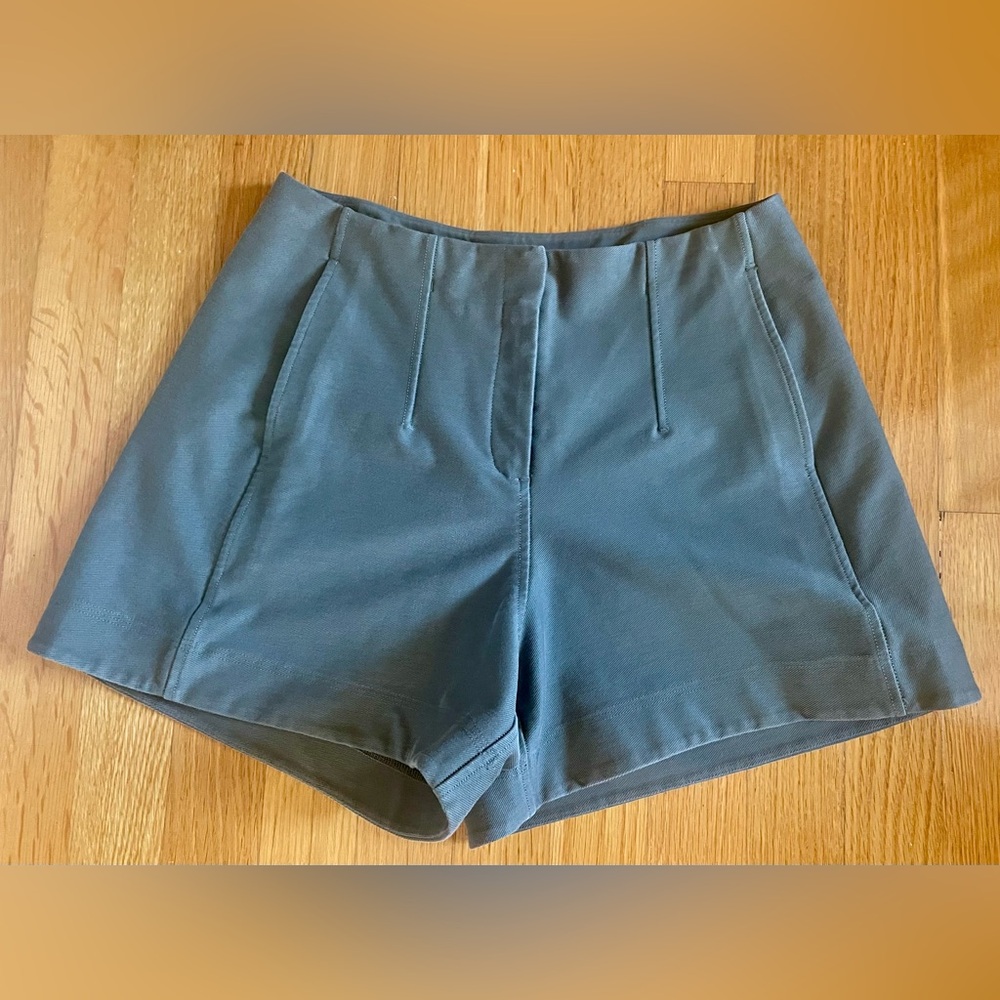 Lululemon high rise utility shorts 3.5 inches.